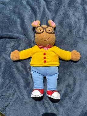 Arthur stuffed animal and talks
